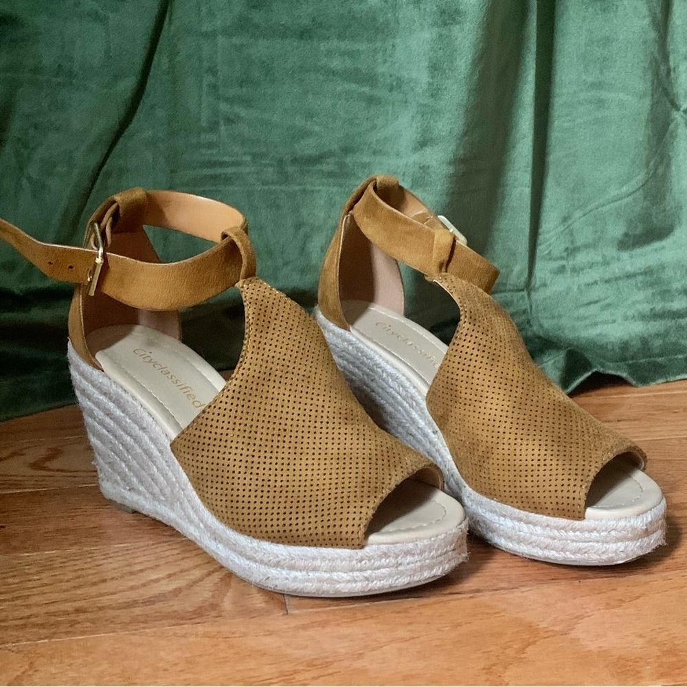 Caramel Brown Woven Wedges